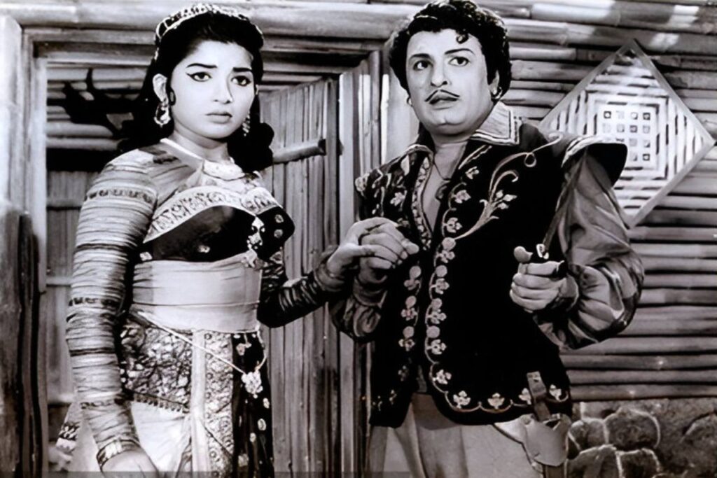 Ayirathil Oruvan (1965)